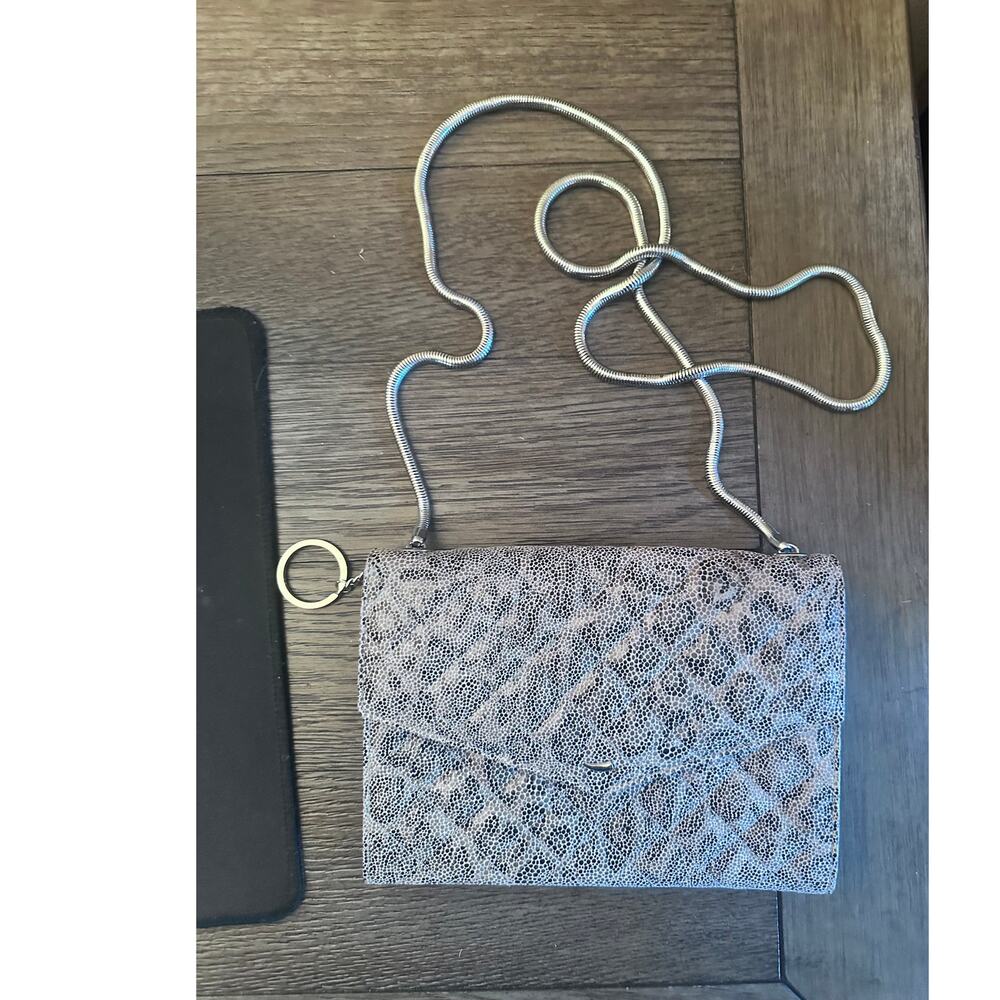 NWOT TUSK BEIGE/BLACK SNAKESKIN STYLE QUILTED CROSSBODY HANDBAG